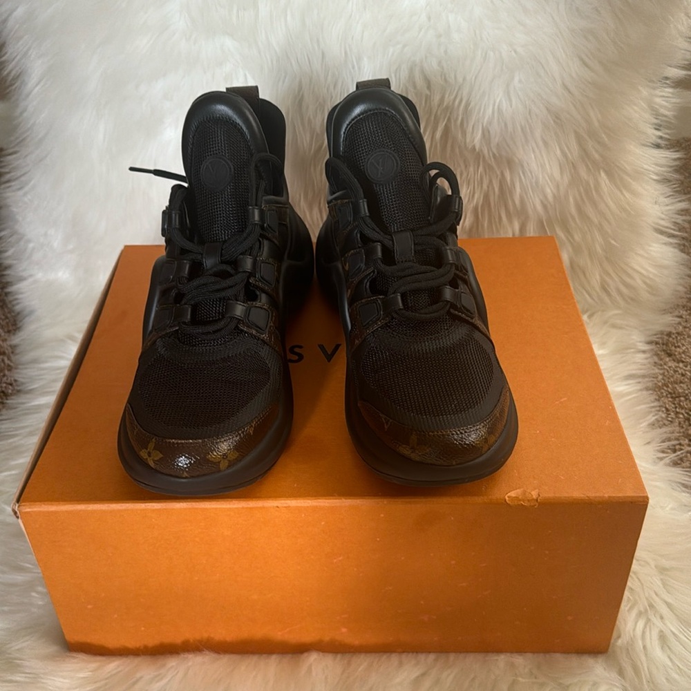 Louis vuitton sneaker,women’s,size 38,1/2
